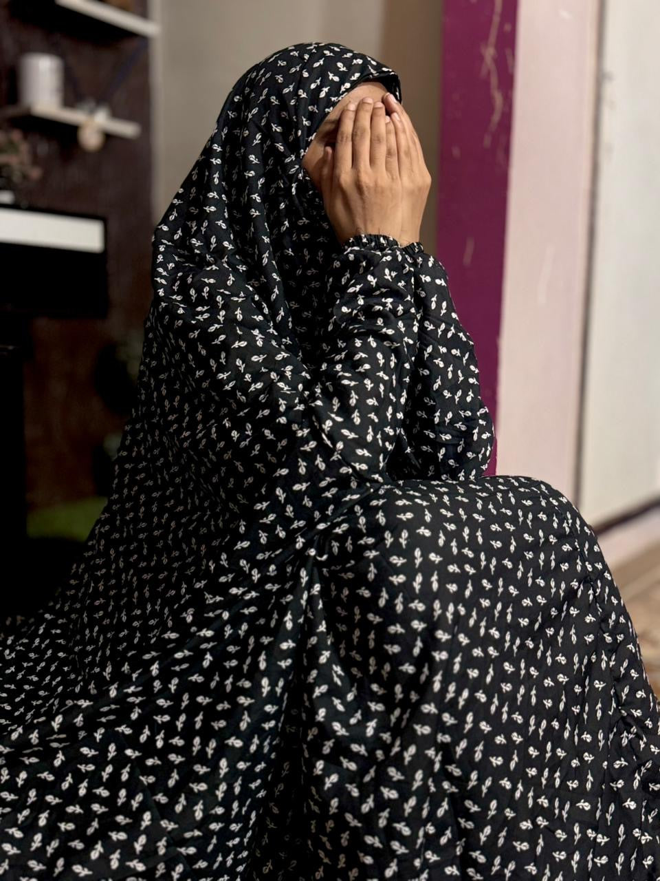 NAMAZ CHADDAR WITH SLEEVES N NIQAB - WEAR BLACK DS9 LARGE