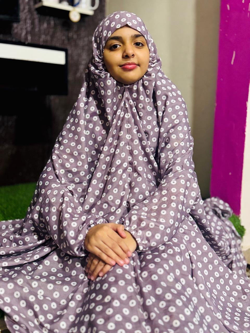 KIDS NAMAZ CHADDAR WITH FULL SLEEVES - LIGHT PURPLE CIRCLES 12 to 14 Years