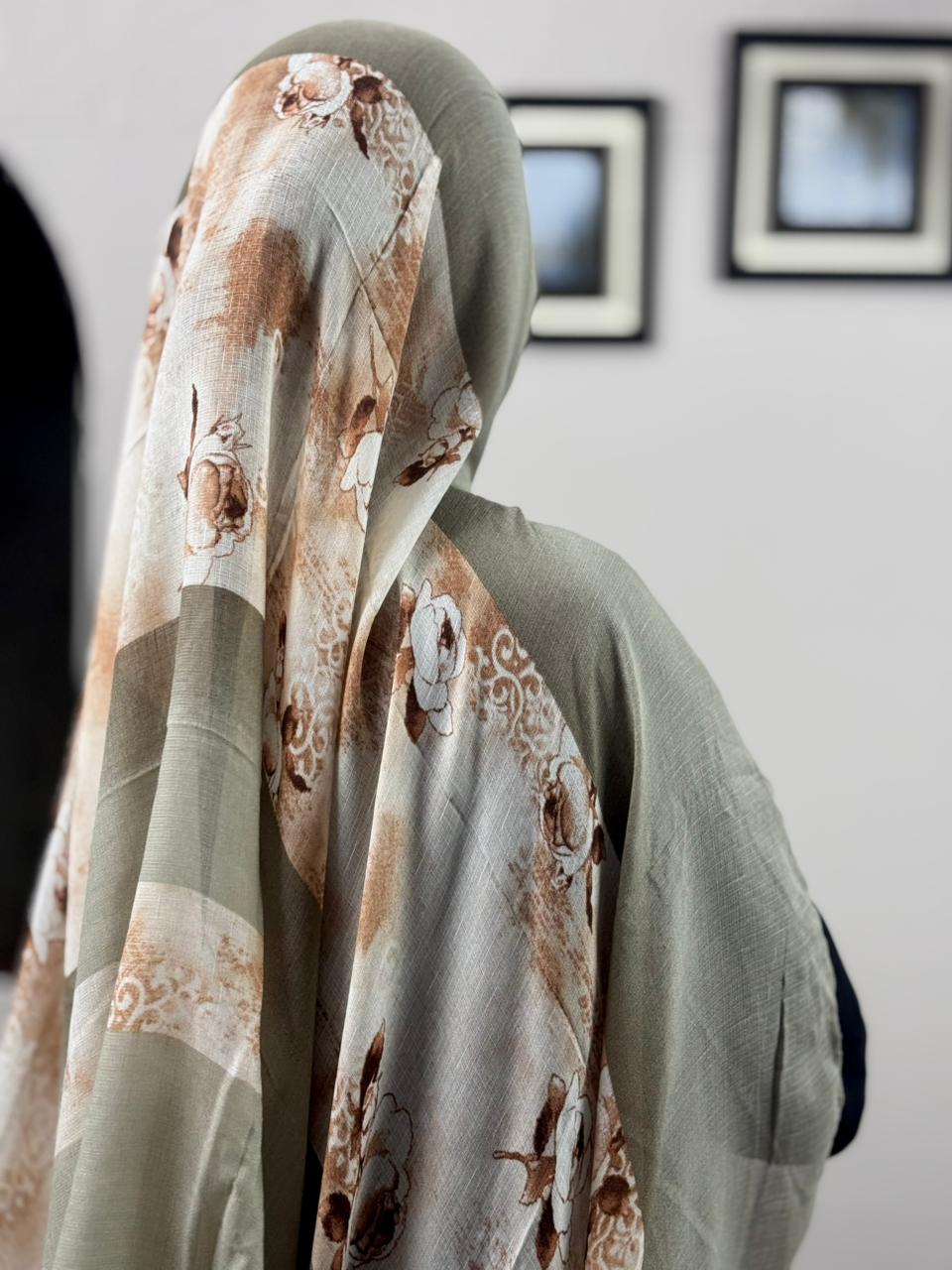 Elite Lawn Viscos Printed - ROSES R8