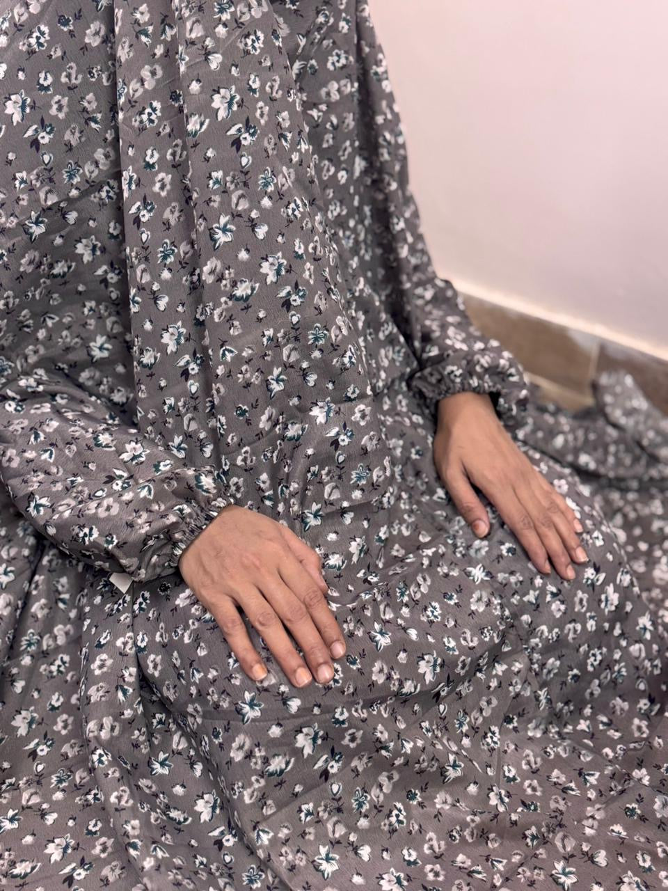KIDS NAMAZ CHADDAR WITH FULL SLEEVES - NOOR IN GREY 12 to 14 Years