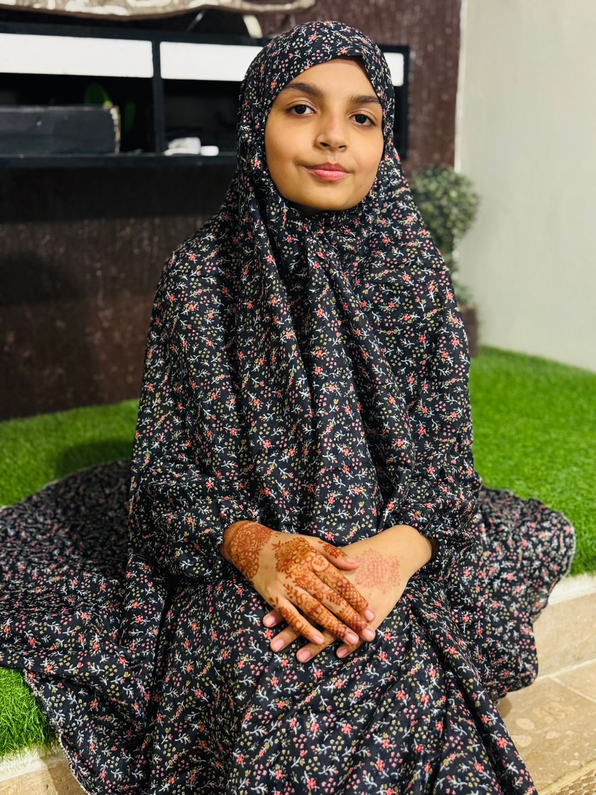 KIDS NAMAZ CHADDAR WITH FULL SLEEVES - GALAXY BLACK 8 to 11 Years