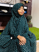 KIDS NAMAZ CHADDAR WITH FULL SLEEVES - ZOYA GREEN 5 to 7 Years