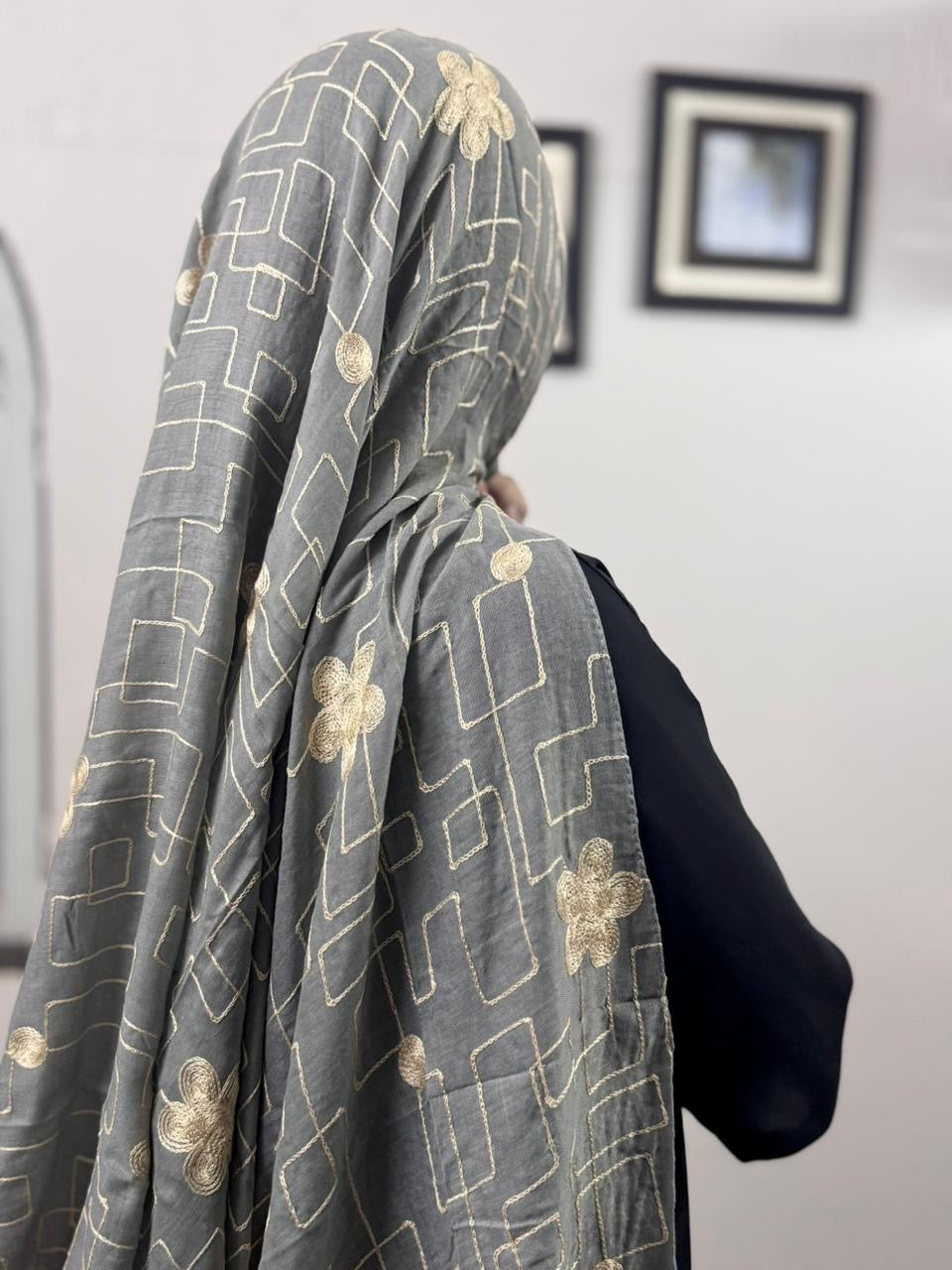 Zara Embroidery Lawn Scarf - Grey