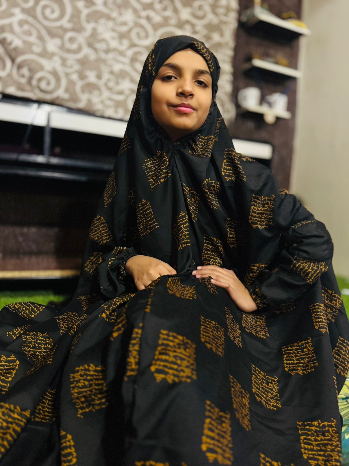 KIDS NAMAZ CHADDAR WITH FULL SLEEVES - BLACK WITH GOLD CALLIGRAPHY 8 to 11 Years