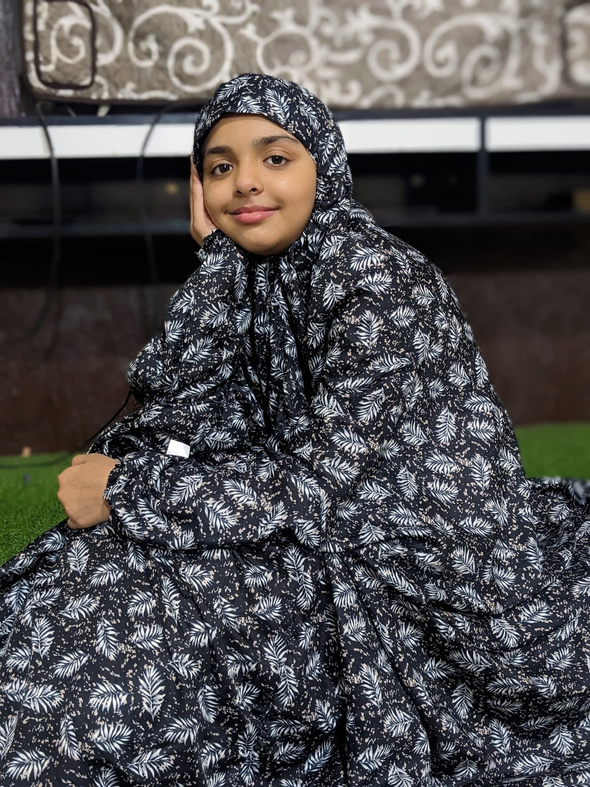 KIDS NAMAZ CHADDAR WITH FULL SLEEVES - Elite Leaf in Black 12 to 14 Years