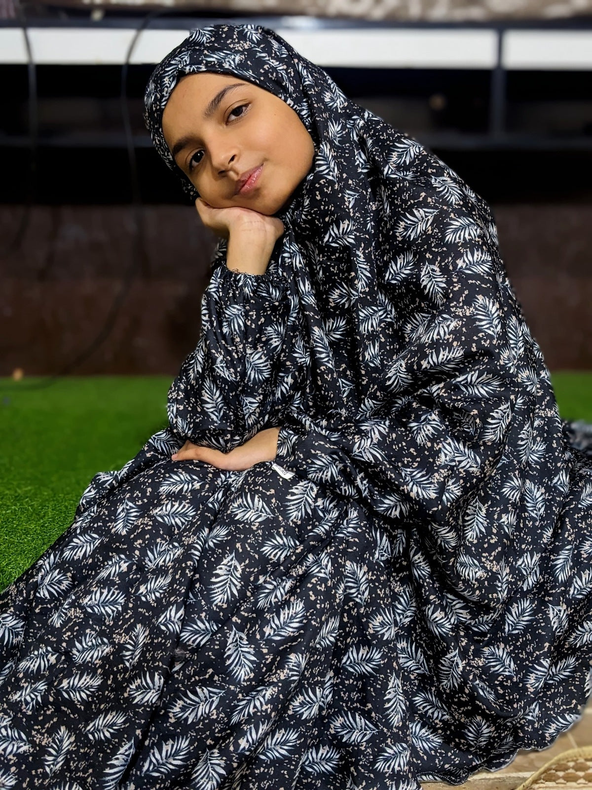 KIDS NAMAZ CHADDAR WITH FULL SLEEVES - Elite Leaf in Black 8 to 11 Years