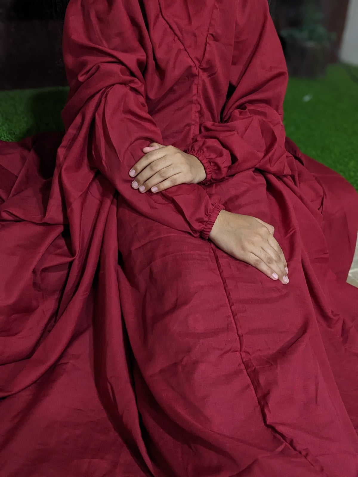 NAMAZ CHADDAR WITH SLEEVES N NIQAB - MAROON MEDIUM