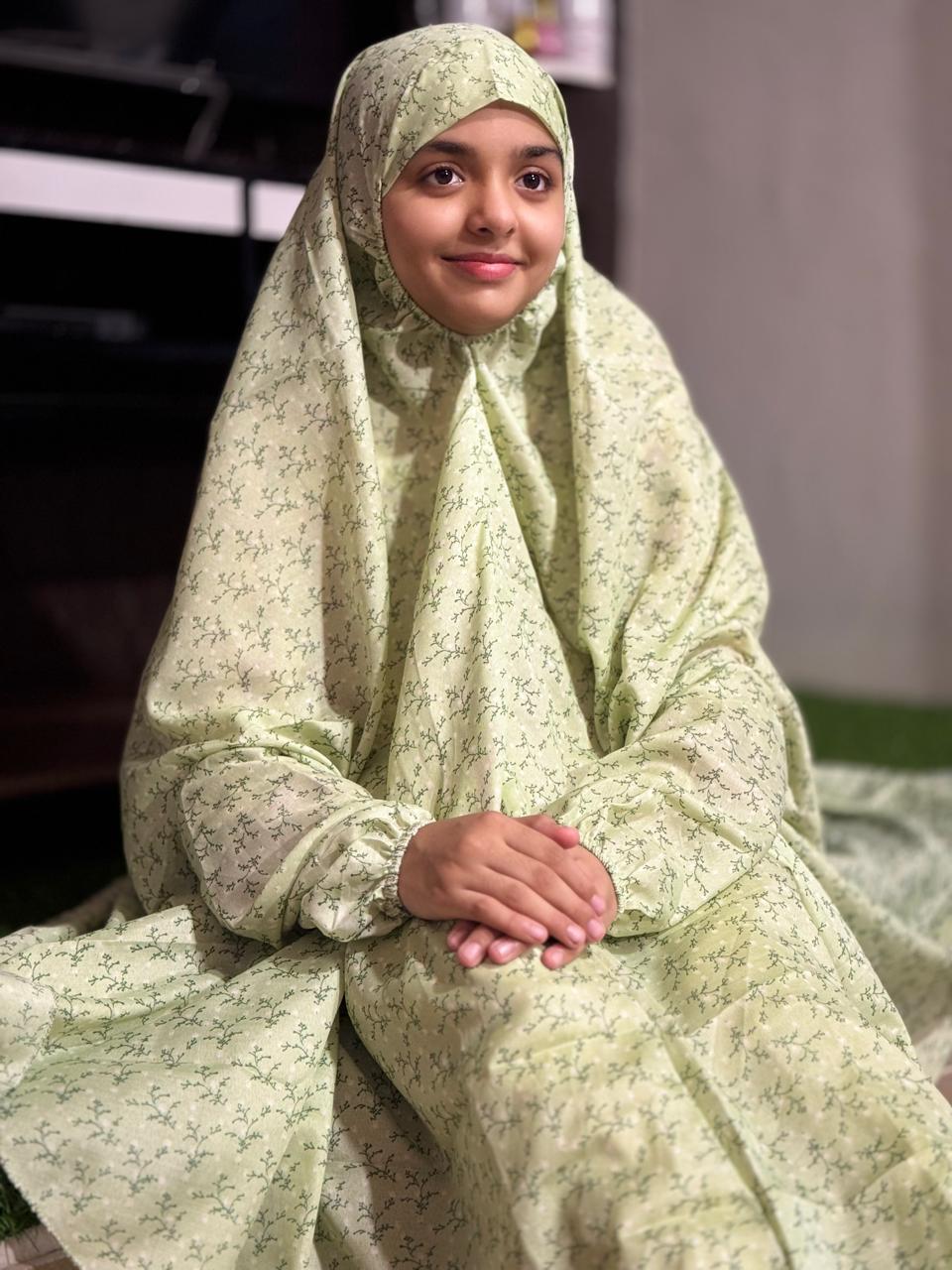 KIDS NAMAZ CHADDAR WITH FULL SLEEVES - STEM GRAPES 12 to 14 Years