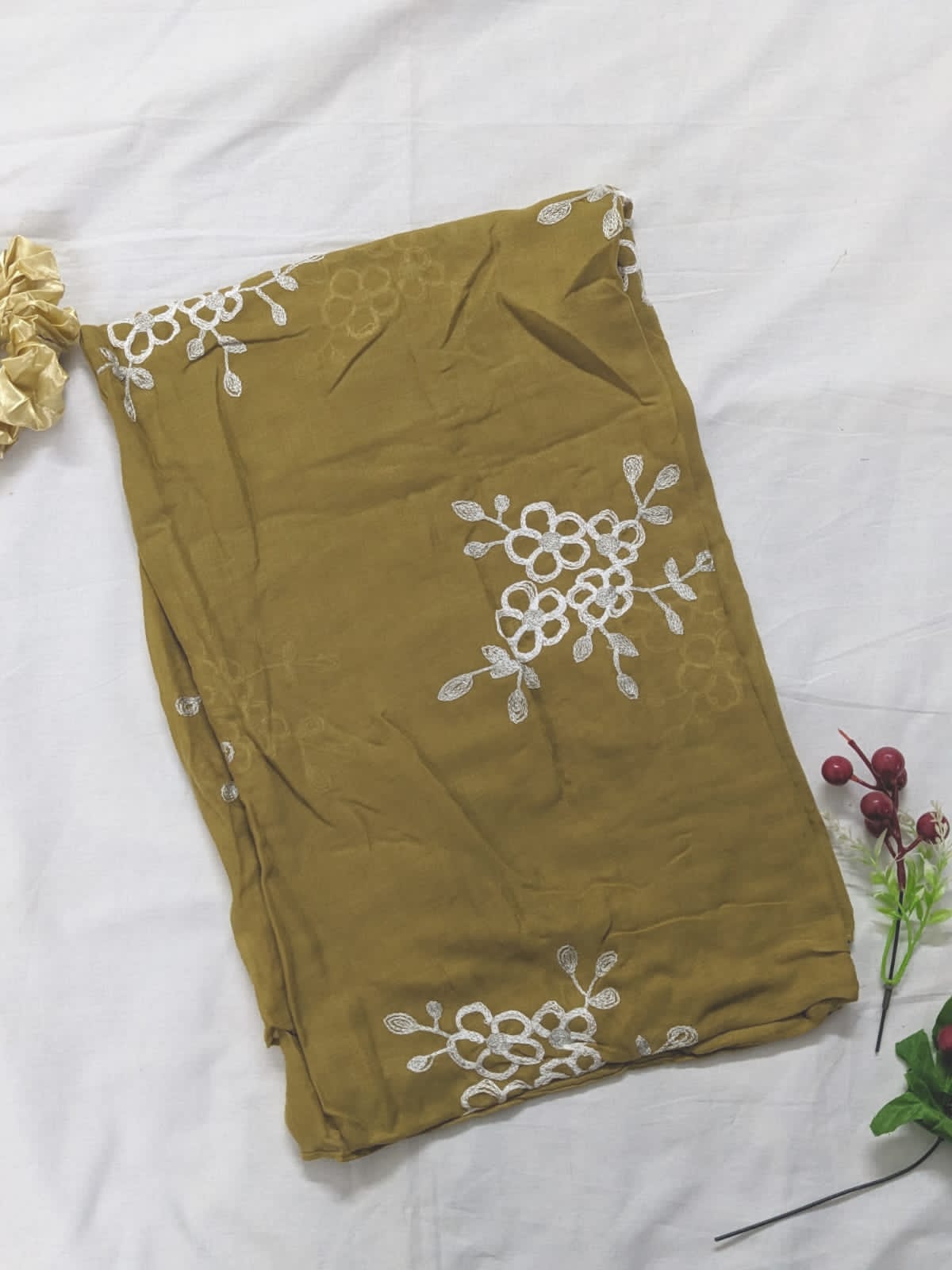 Bunch Flora Embroidery Lawn Scarf - French Beige