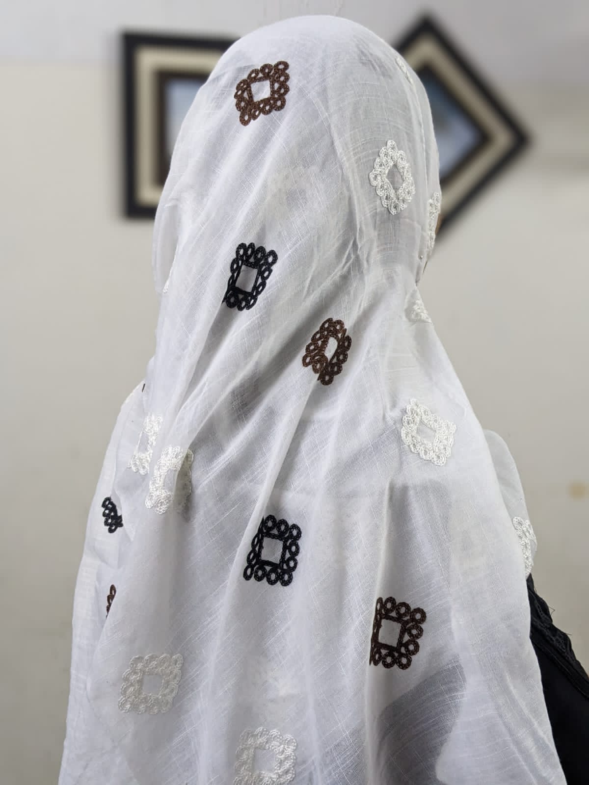 Diamond Embroidery Lawn Scarf - White