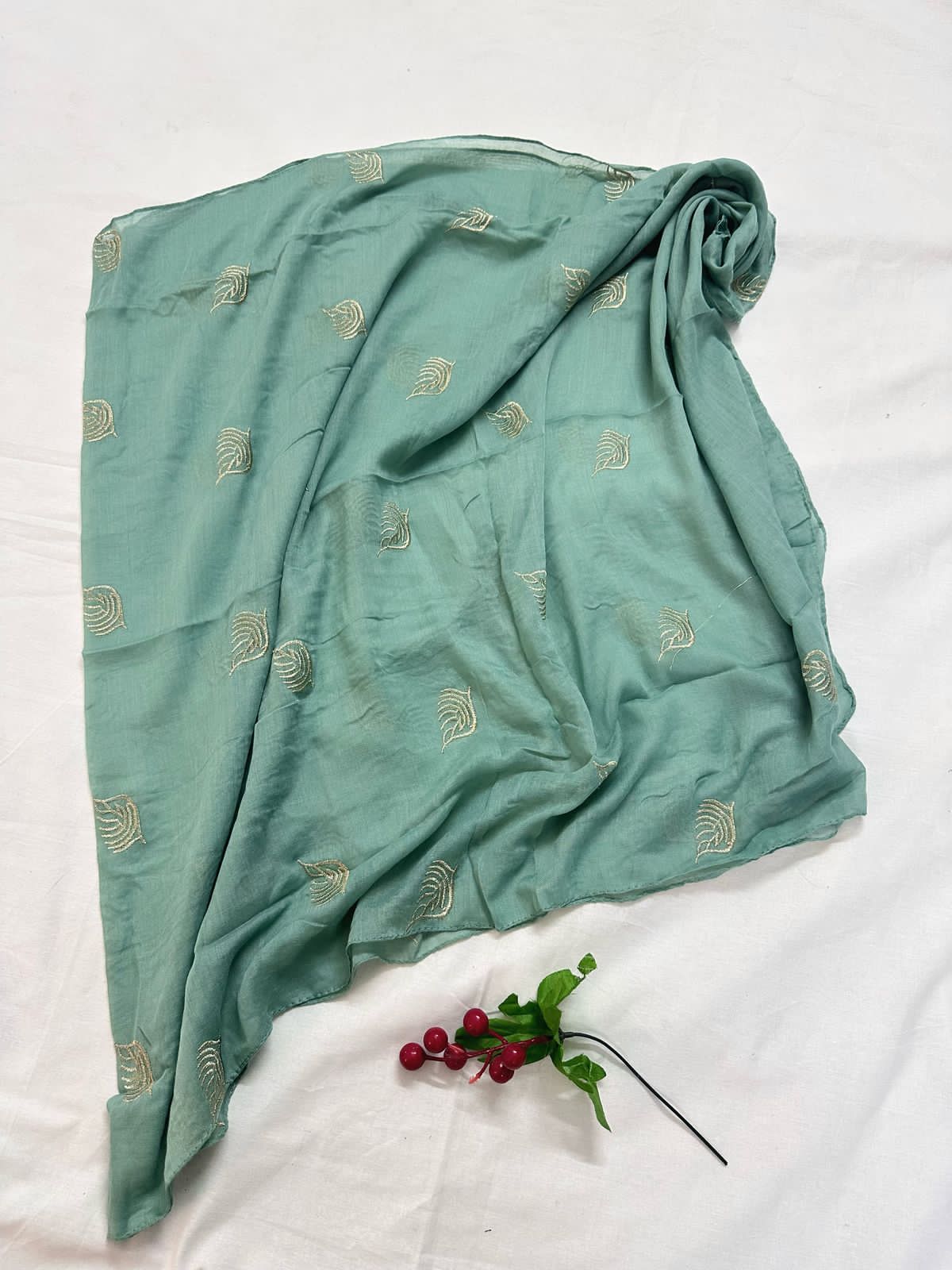 Lurex Leaf Embroidery Lawn Scarf - Soft Green