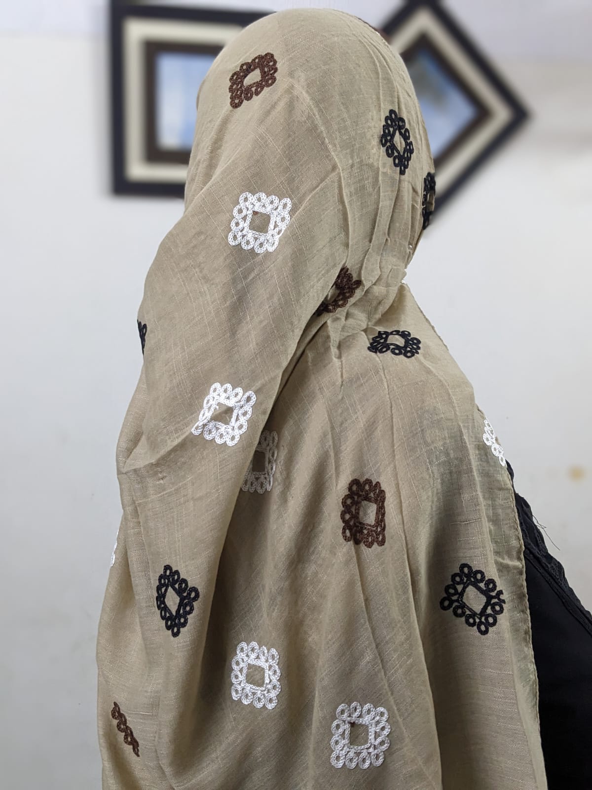 Diamond Embroidery Lawn Scarf - Khaki