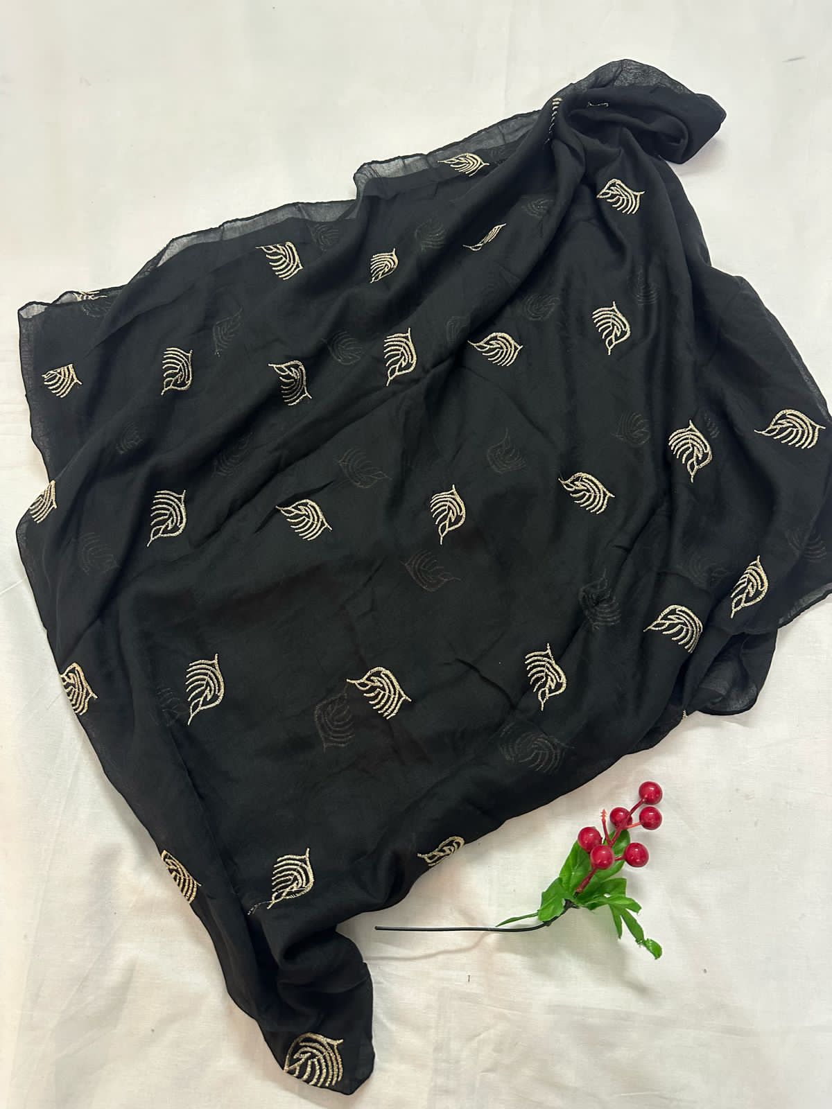 Lurex Leaf Embroidery Lawn Scarf - Black