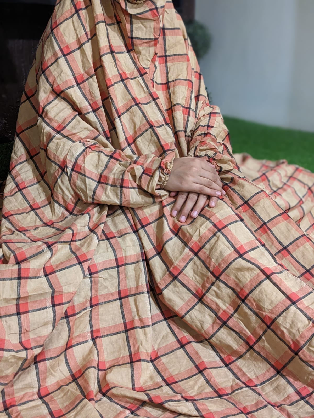 PURE LAWN NAMAZ CHADDAR WITH SLEEVES N NIQAB - PINKISH CHECK LARGE