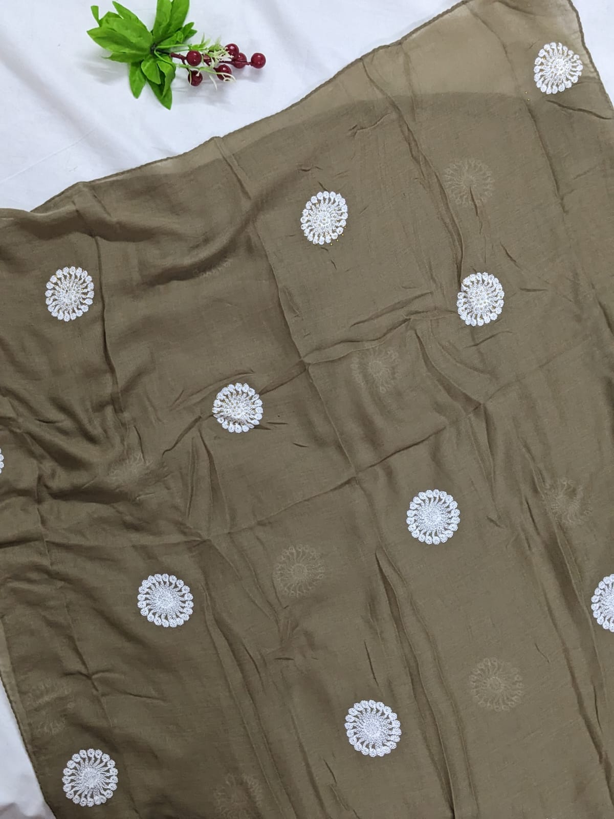 Wheel Embroidery Lawn Scarf - Sand