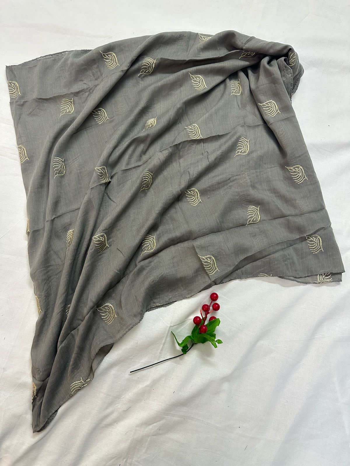 Lurex Leaf Embroidery Lawn Scarf - Grey