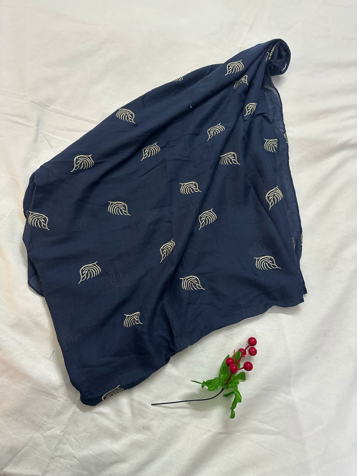 Lurex Leaf Embroidery Lawn Scarf - Blue