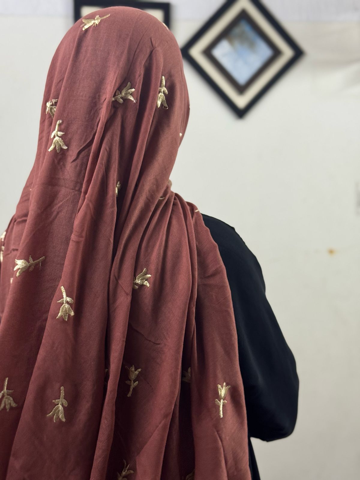 Tulips Embroidery Lawn Scarf - Dark Grey