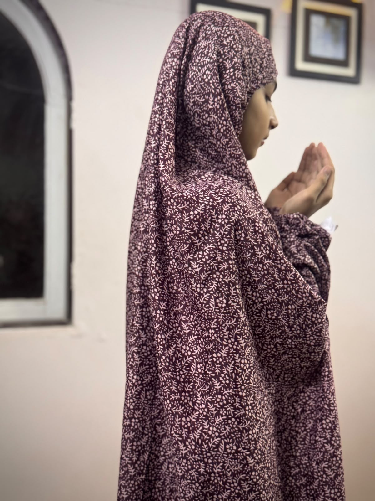 KIDS NAMAZ CHADDAR WITH FULL SLEEVES - LEAF ART MAROON (8 to 11 Years)
