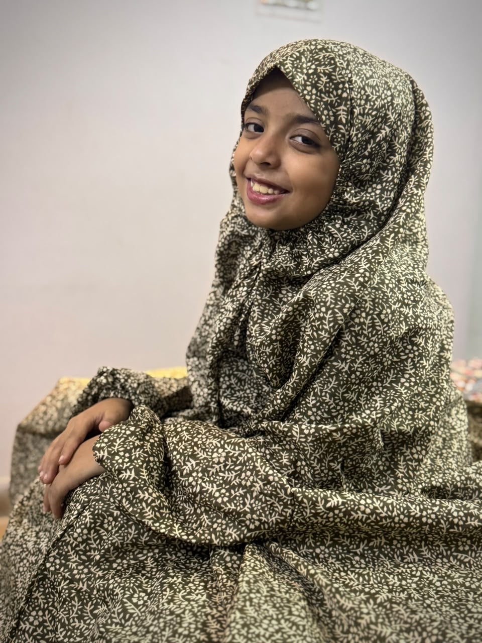 KIDS NAMAZ CHADDAR WITH FULL SLEEVES - LEAF ART CEDAR (5 to 7 Years)