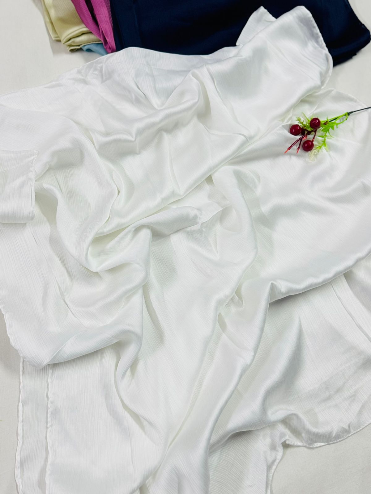 MATT SILK HIJAB - WHITE