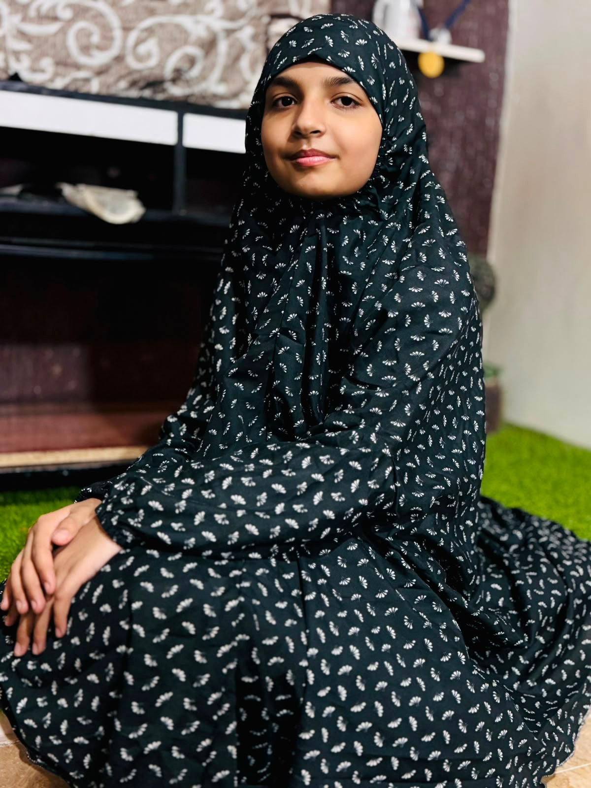 KIDS NAMAZ CHADDAR WITH FULL SLEEVES - ZOYA BLACK (8 to 11 Years)