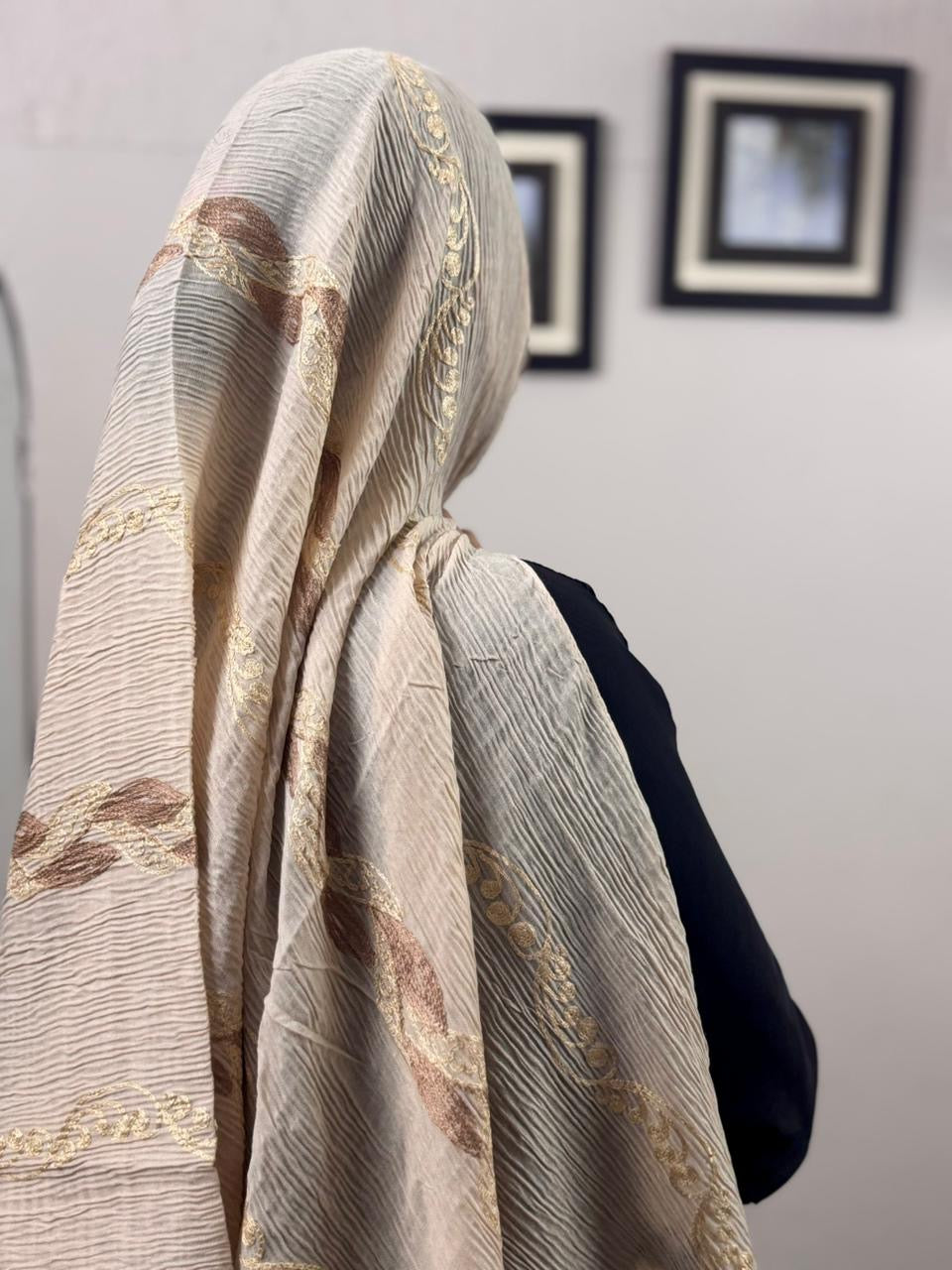 Queen Embroidery Pleated Lawn Scarf - Spring Rain