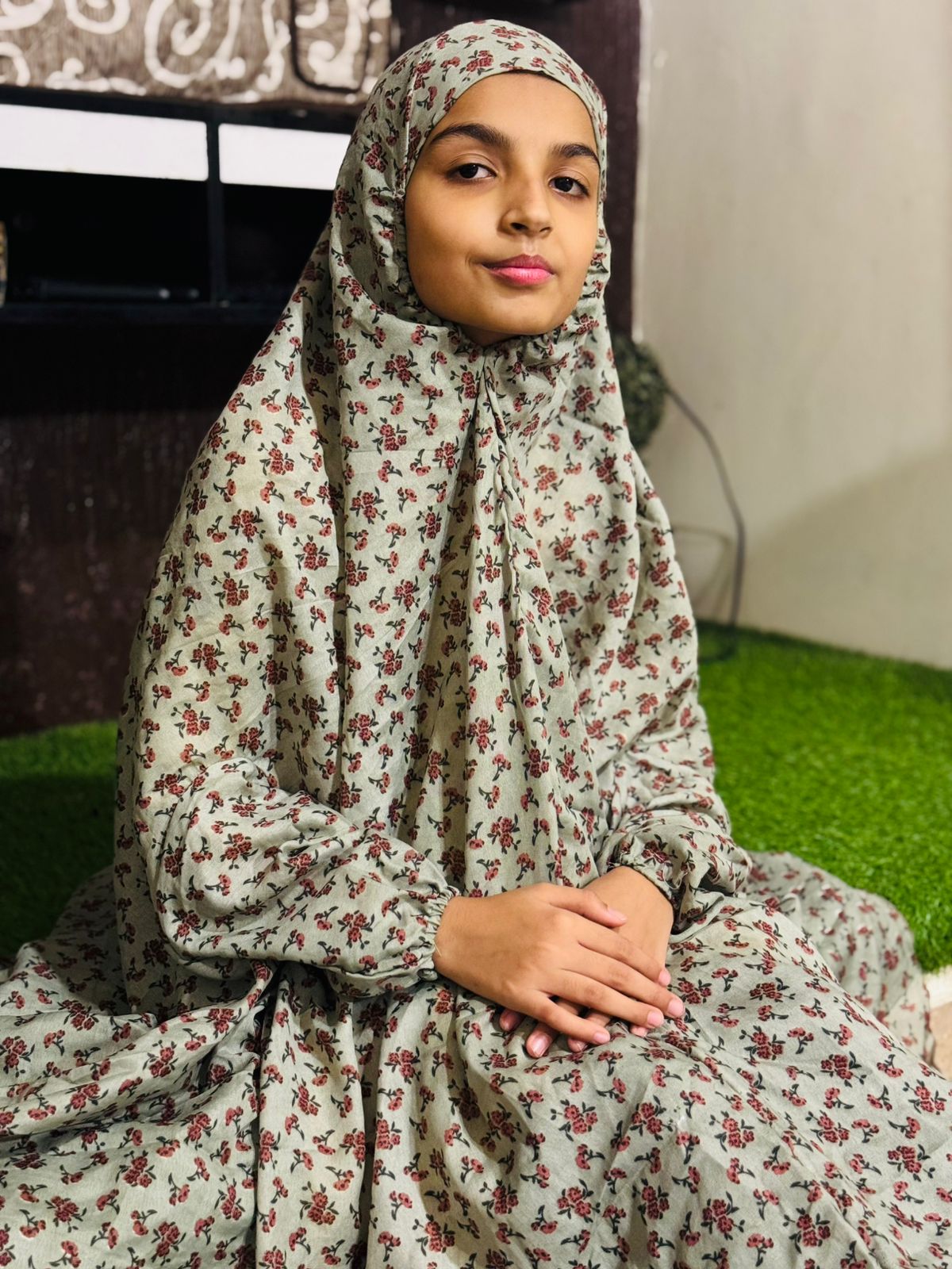 KIDS NAMAZ CHADDAR WITH FULL SLEEVES - Bunch Roses Greyish Green 8 to 11 Years