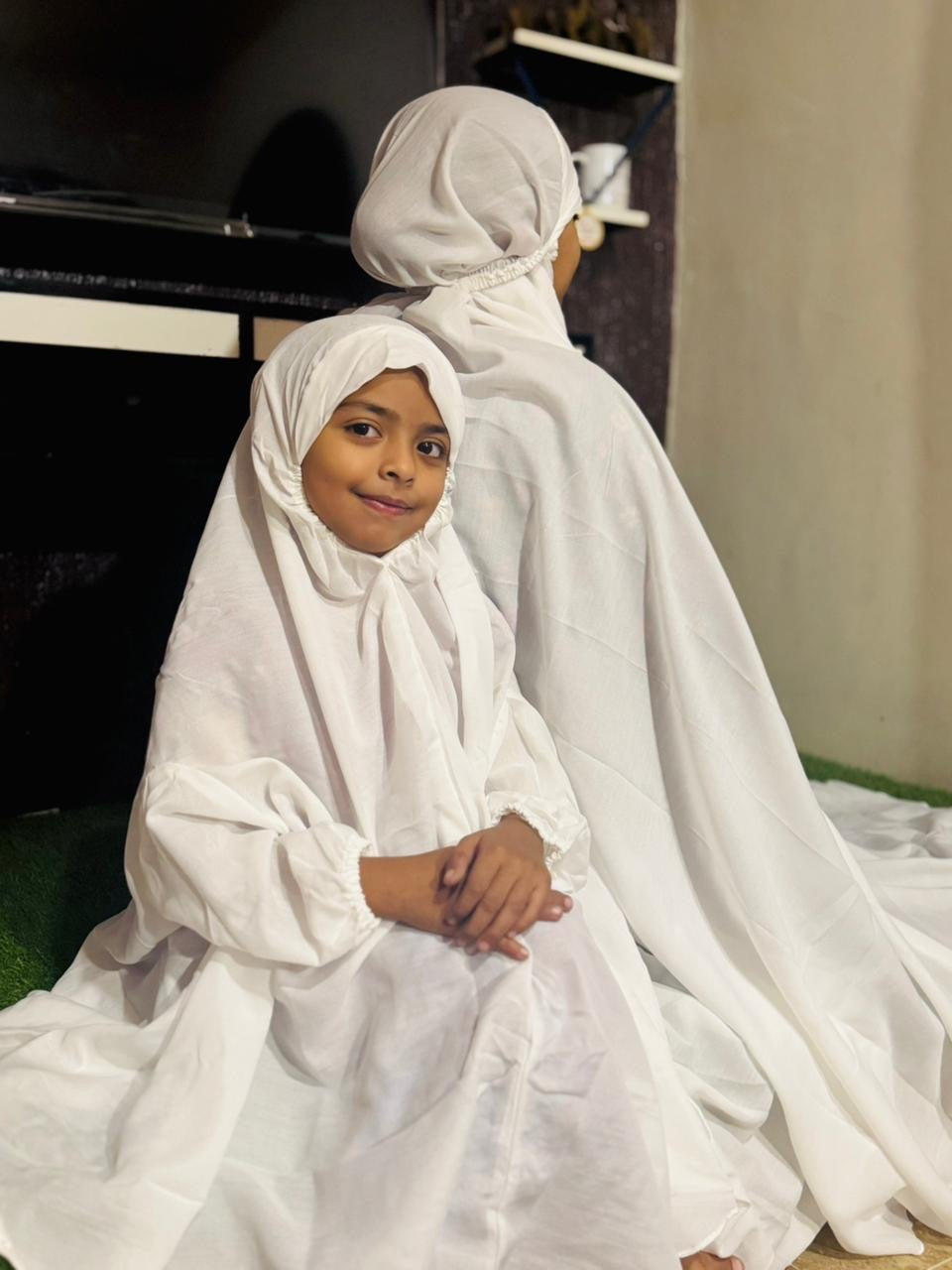 NAMAZ CHADDAR WITH SLEEVES - MOTHER DAUGHTER DUO - PLAIN WHITE
