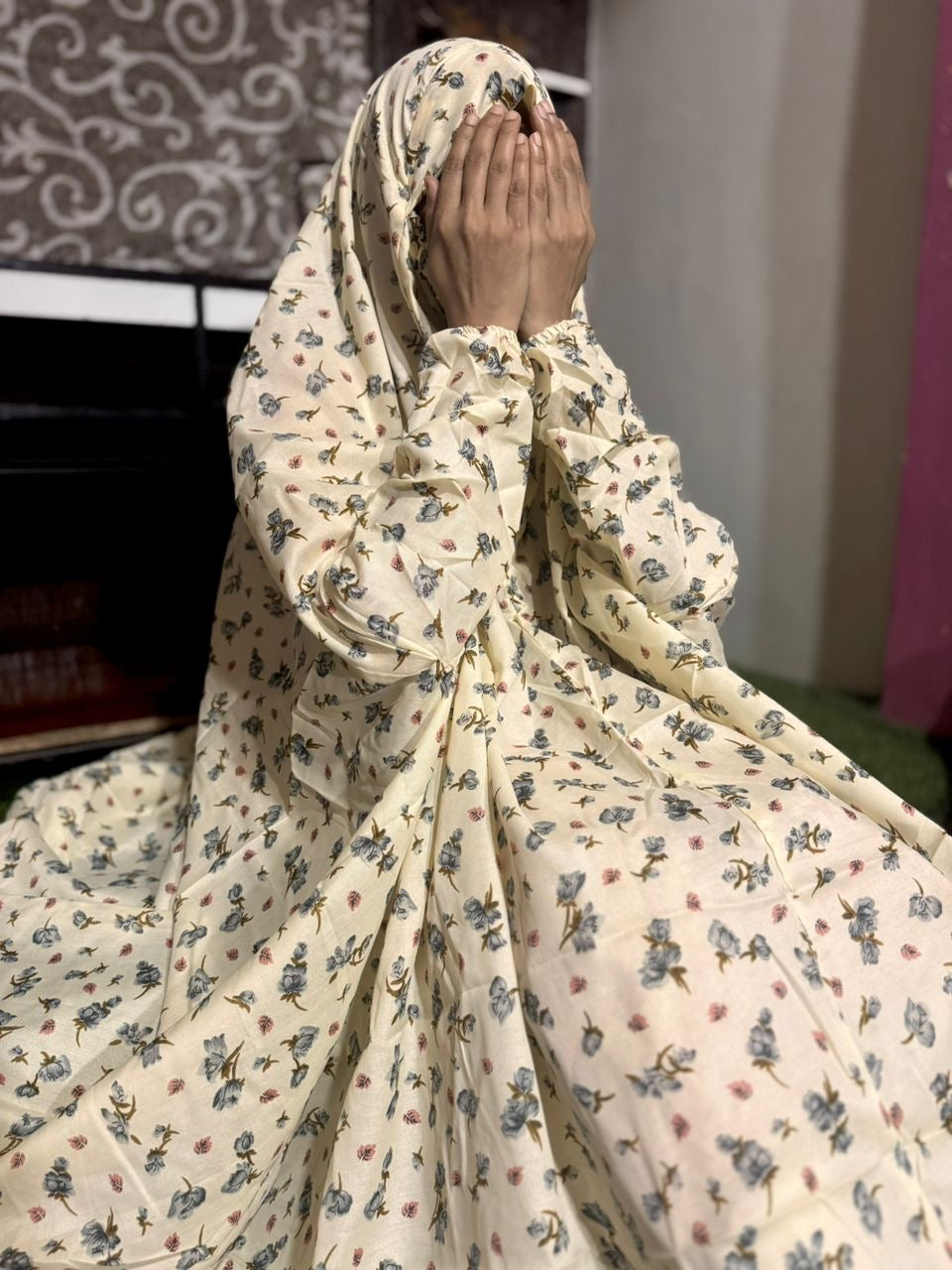 NAMAZ CHADDAR WITH SLEEVES N NIQAB - ZEHRA FLORAL CREAM - LARGE