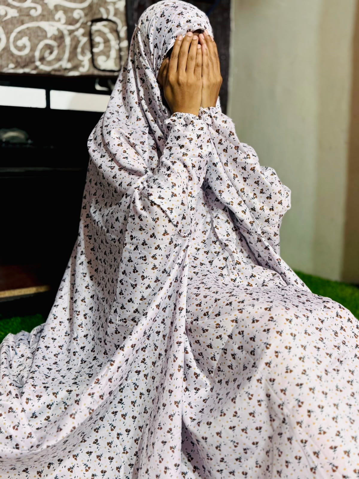 NAMAZ CHADDAR WITH SLEEVES N NIQAB- WHITE EMBER CEDAR FLORAL - LARGE
