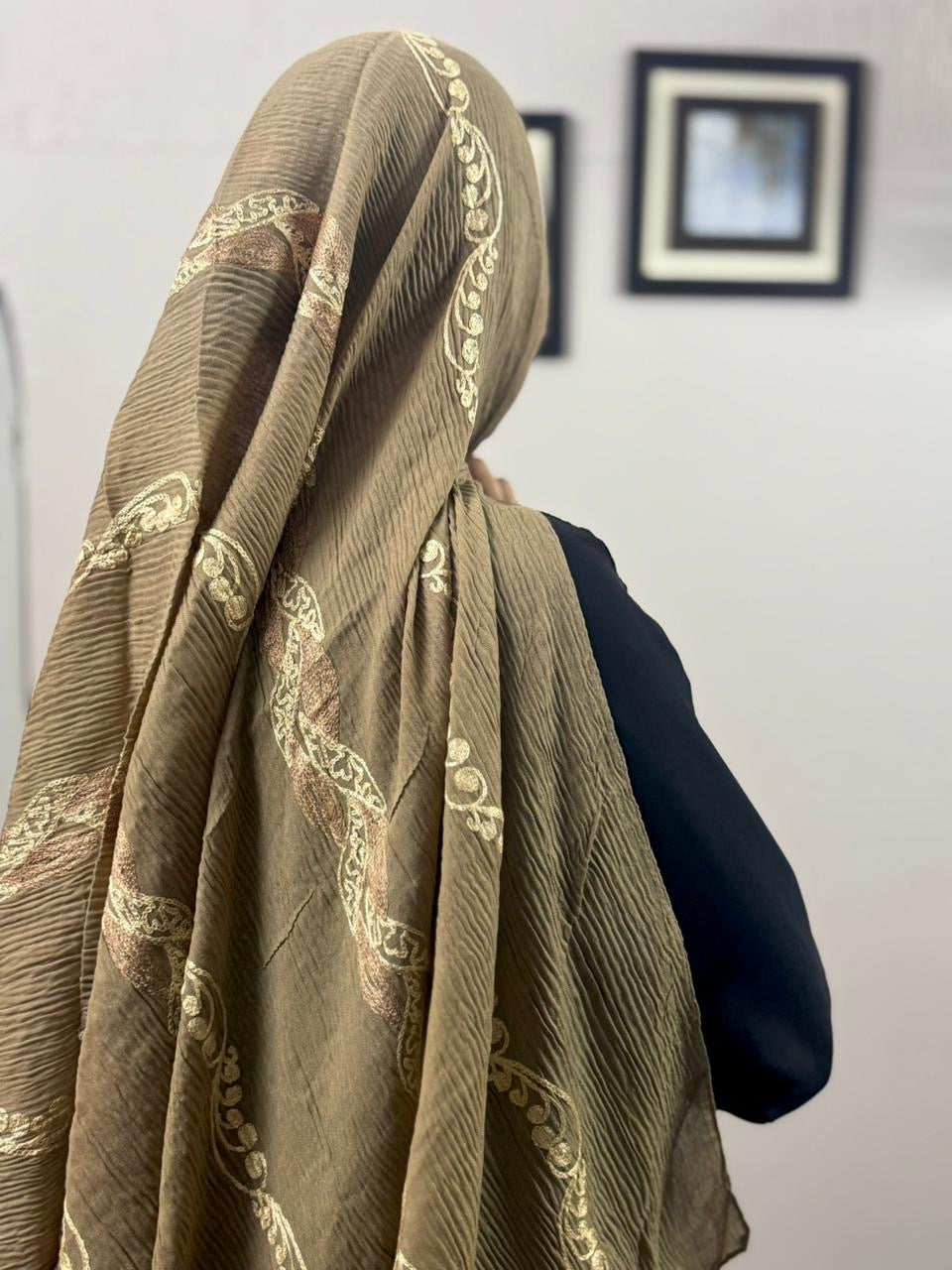 Queen Embroidery Pleated Lawn Scarf - Desert