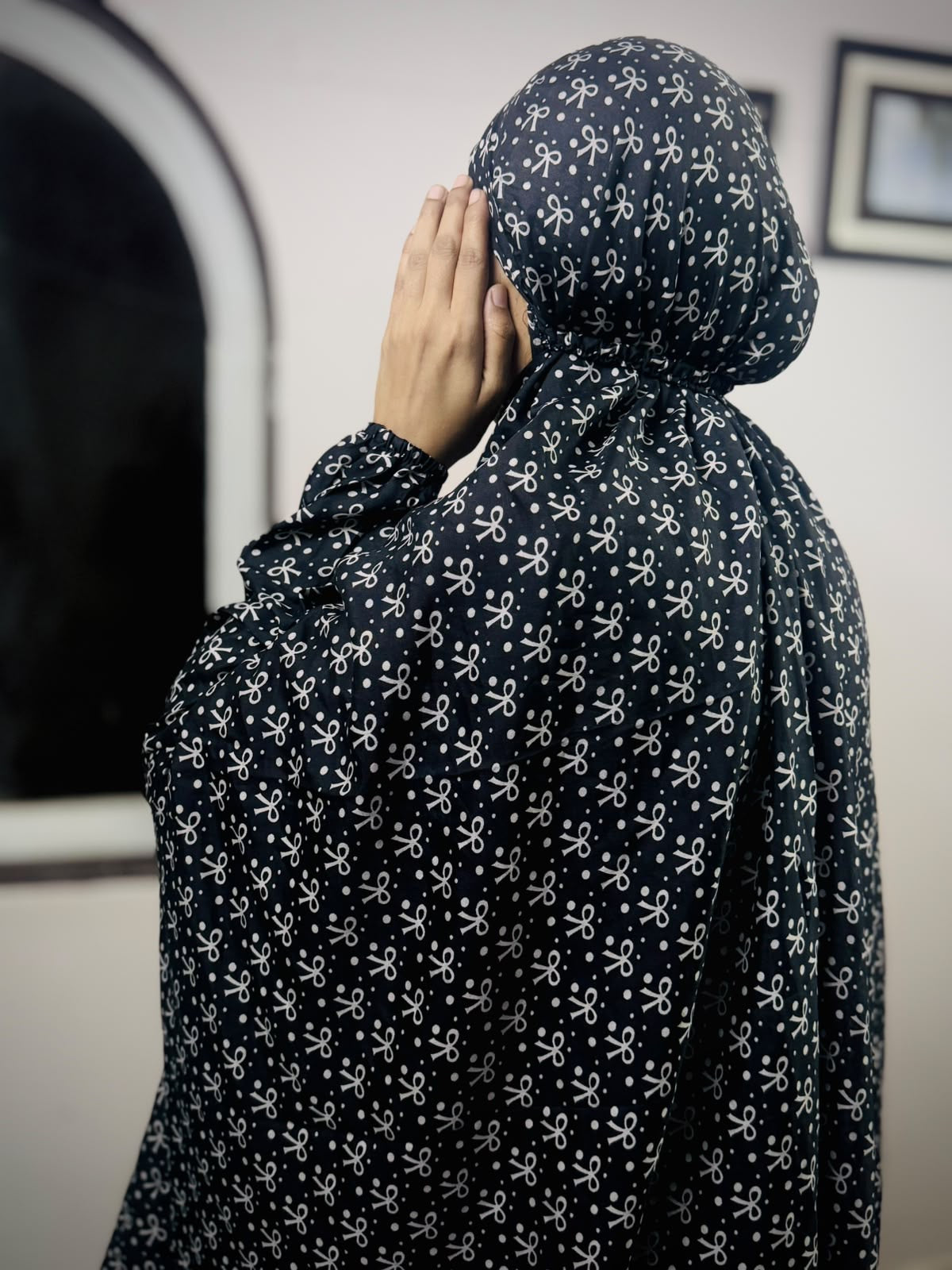 ADULTS NAMAZ CHADDAR WITH SLEEVES N NIQAB - POOKIE BLACK - STANDARD SIZE