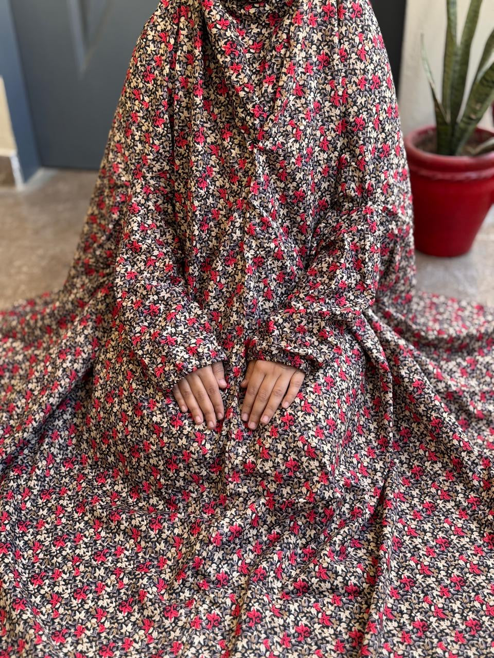 NAMAZ CHADDAR WITH SLEEVES N NIQAB - CURLY MAROON MIX LARGE
