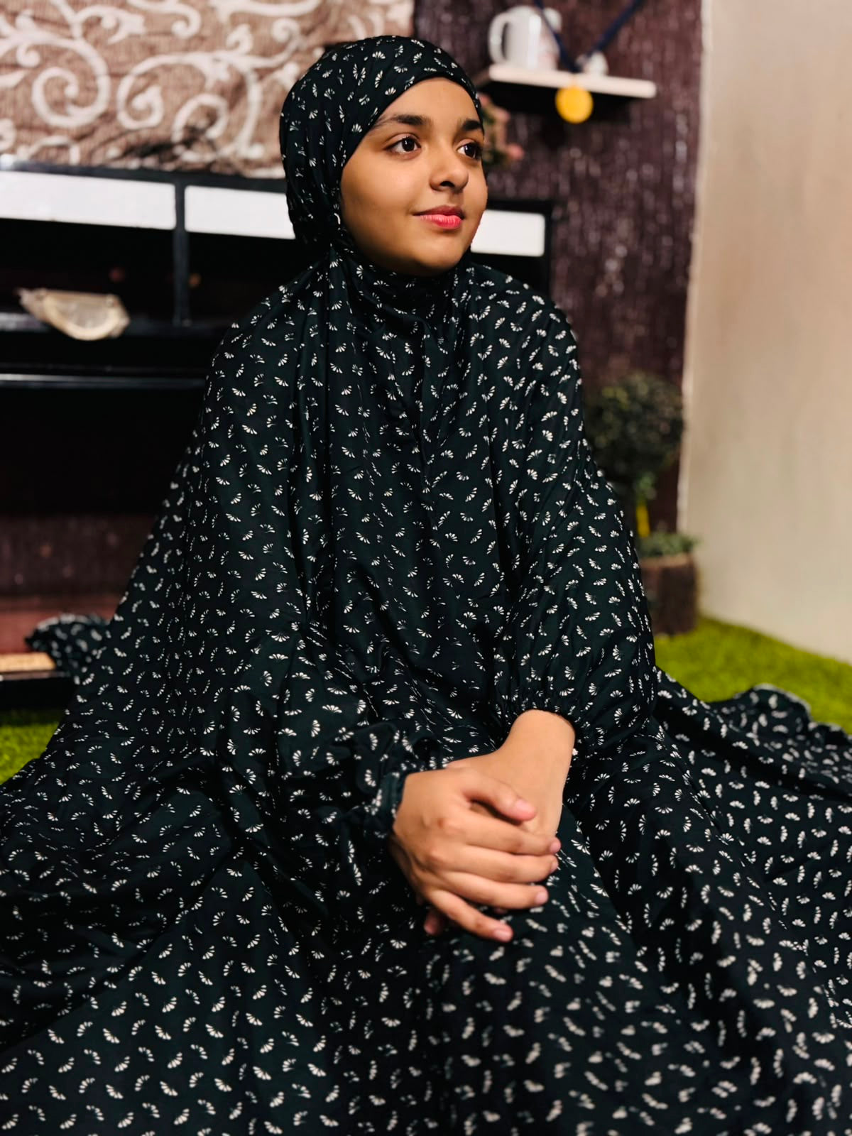KIDS NAMAZ CHADDAR WITH FULL SLEEVES - ZOYA BLACK (12 to 14 Years)
