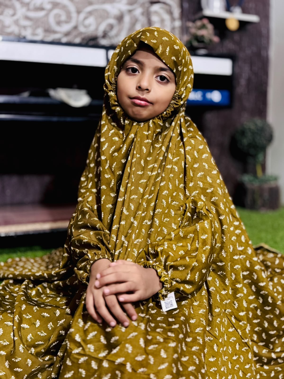 KIDS NAMAZ CHADDAR WITH FULL SLEEVES - ZOYA FRENCH BEIGE (5 to 7 Years)