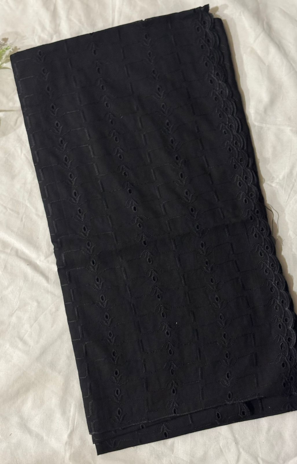 Premium Qualtiy Lawn Chaddar with Embroidery - Black Design