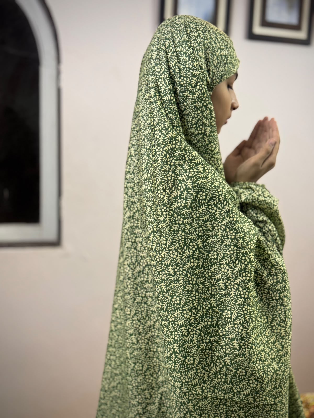 KIDS NAMAZ CHADDAR WITH FULL SLEEVES - LEAF ART GREEN (8 to 11 Years)