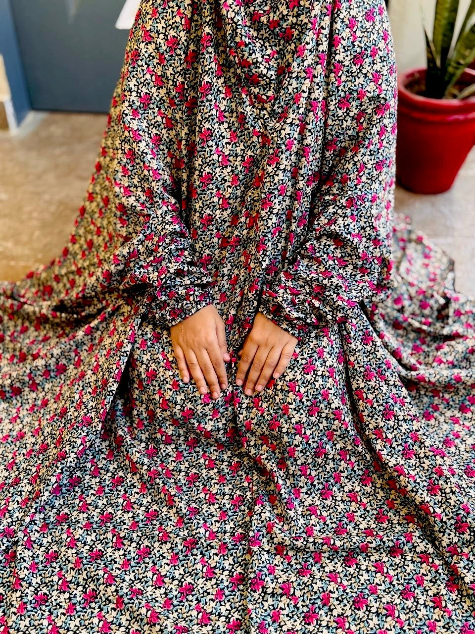 NAMAZ CHADDAR WITH SLEEVES N NIQAB - CURLY RED WITH GREEN MIX LARGE