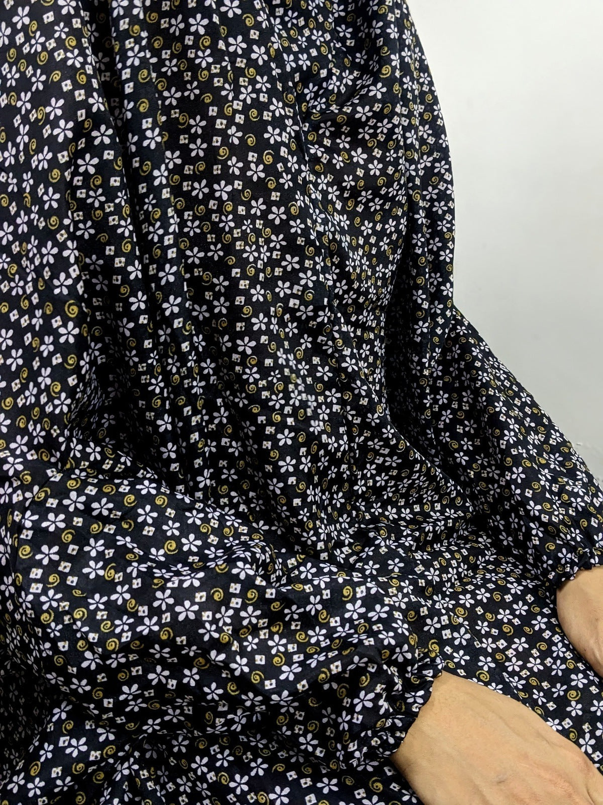 NAMAZ CHADDAR WITH SLEEVES N NIQAB - HIBISCUS BLACK x XL