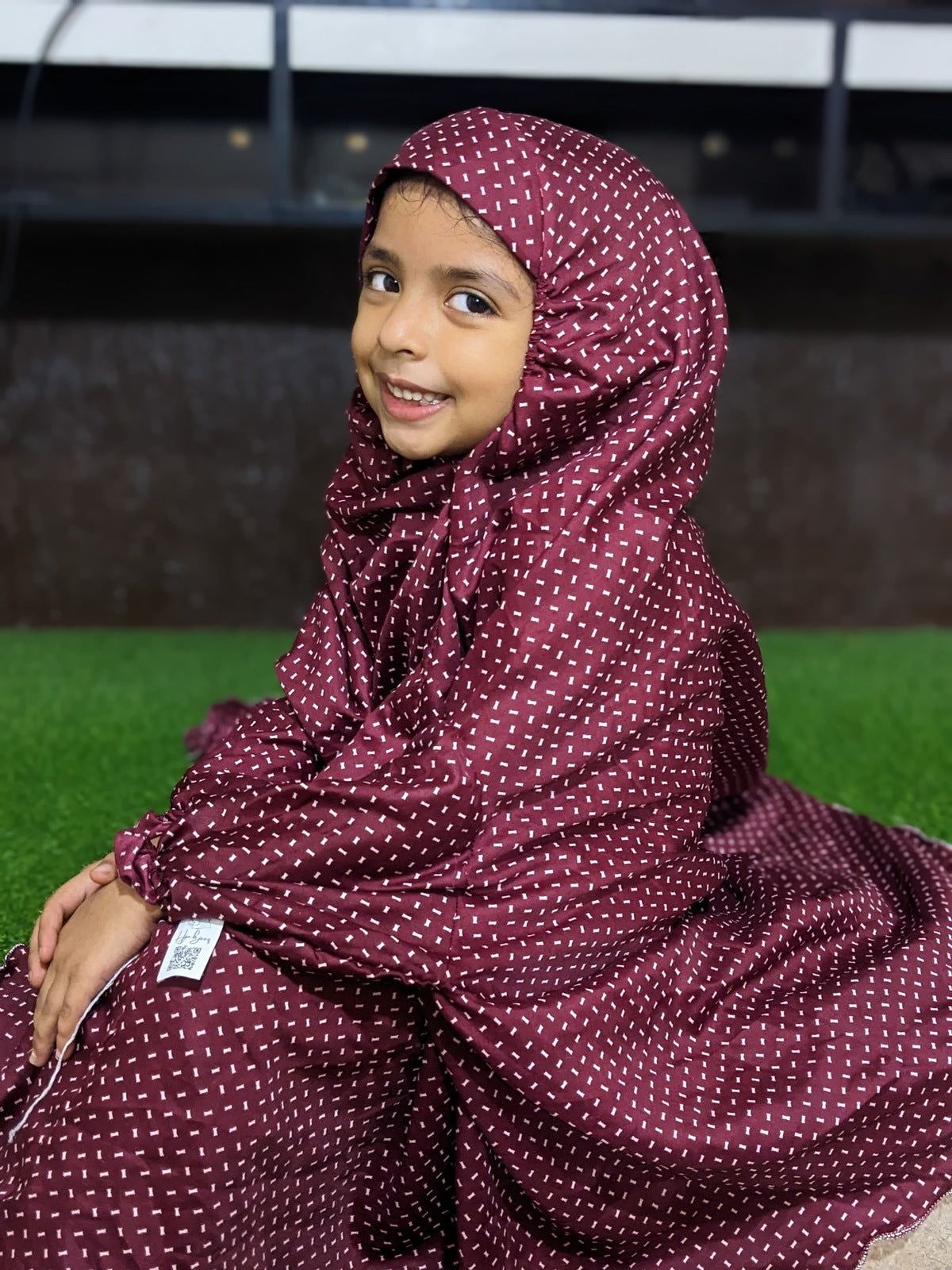 TAPESTRY SILK LAWN KIDS NAMAZ CHADDAR WITH FULL SLEEVES - Maroon Bars 5 to 7 Years