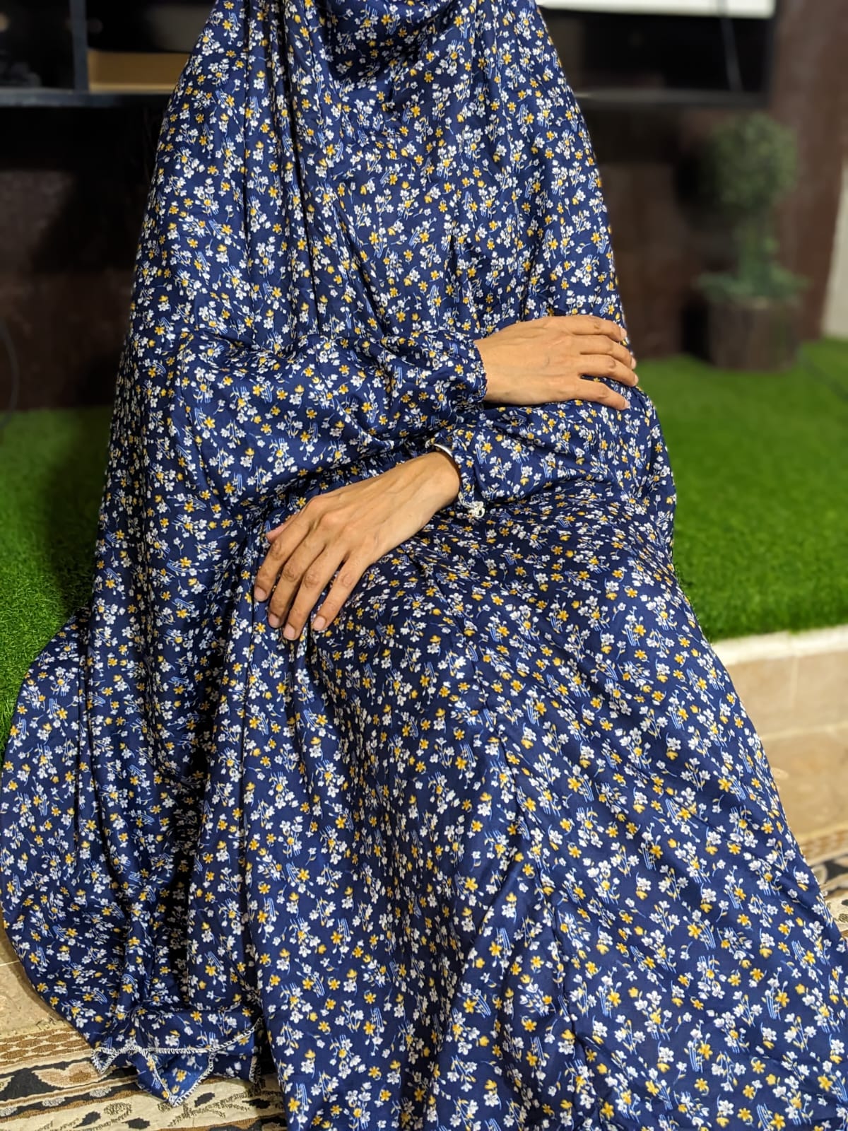 SWISS LAWN NAMAZ CHADDAR WITH SLEEVES - Navy Blue Flora LARGE