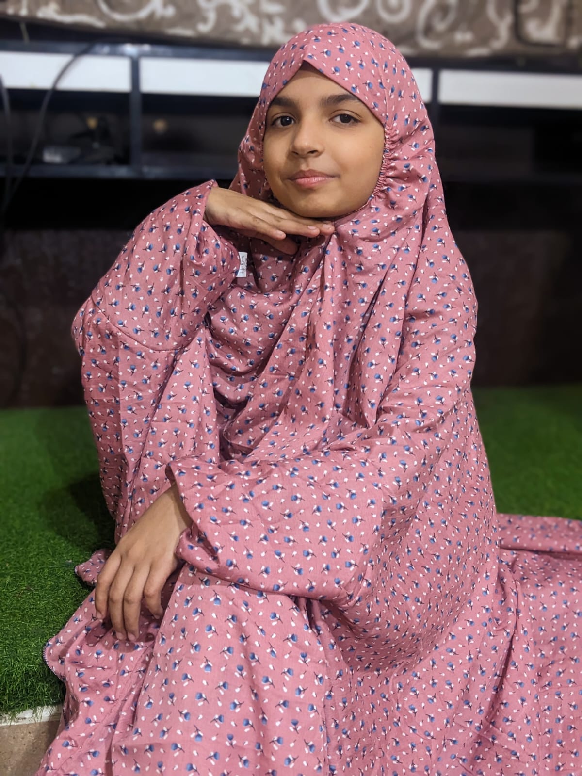 KIDS NAMAZ CHADDAR WITH FULL SLEEVES - Spun Pearl with Flowers 8 to 11 Years