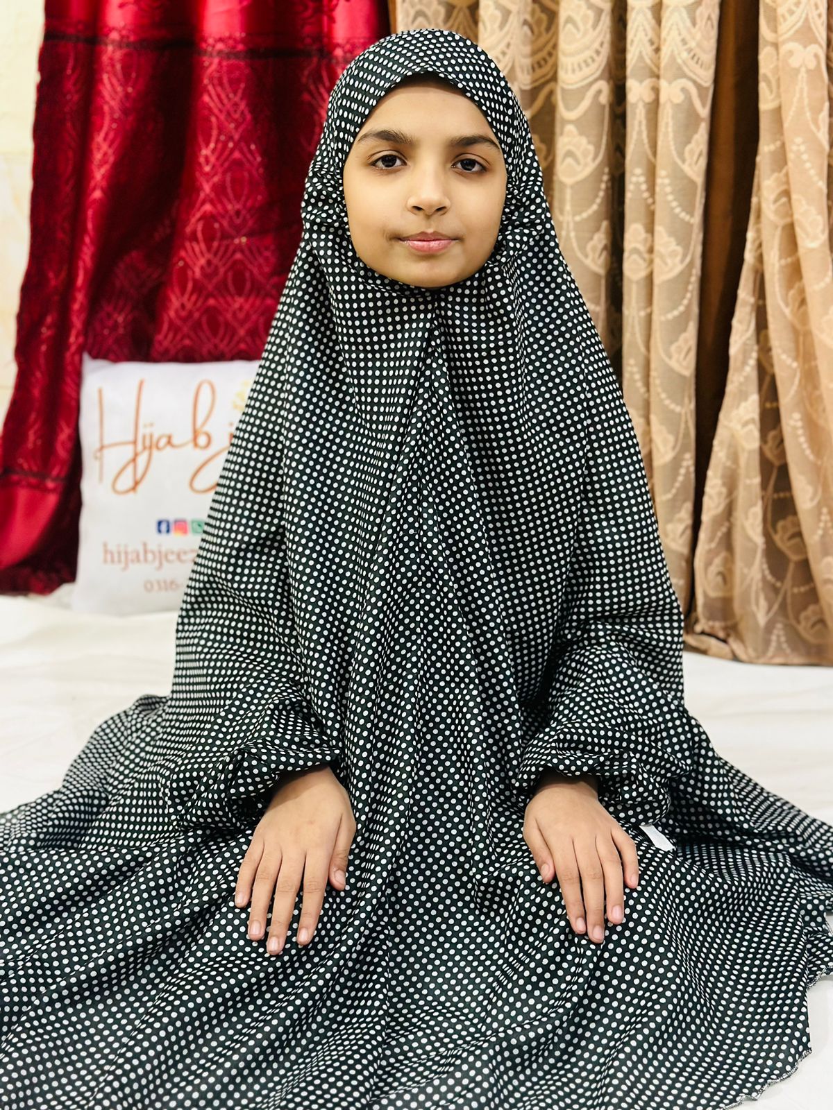 KIDS NAMAZ CHADDAR WITH FULL SLEEVES - Black Polka Dots 8 to 11 Years