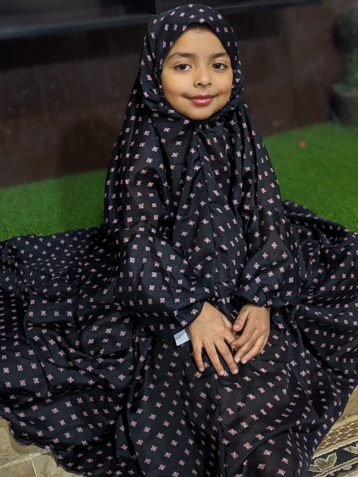 KIDS NAMAZ CHADDAR WITH FULL SLEEVES - Black with Pink Leaves 5 to 7 Years