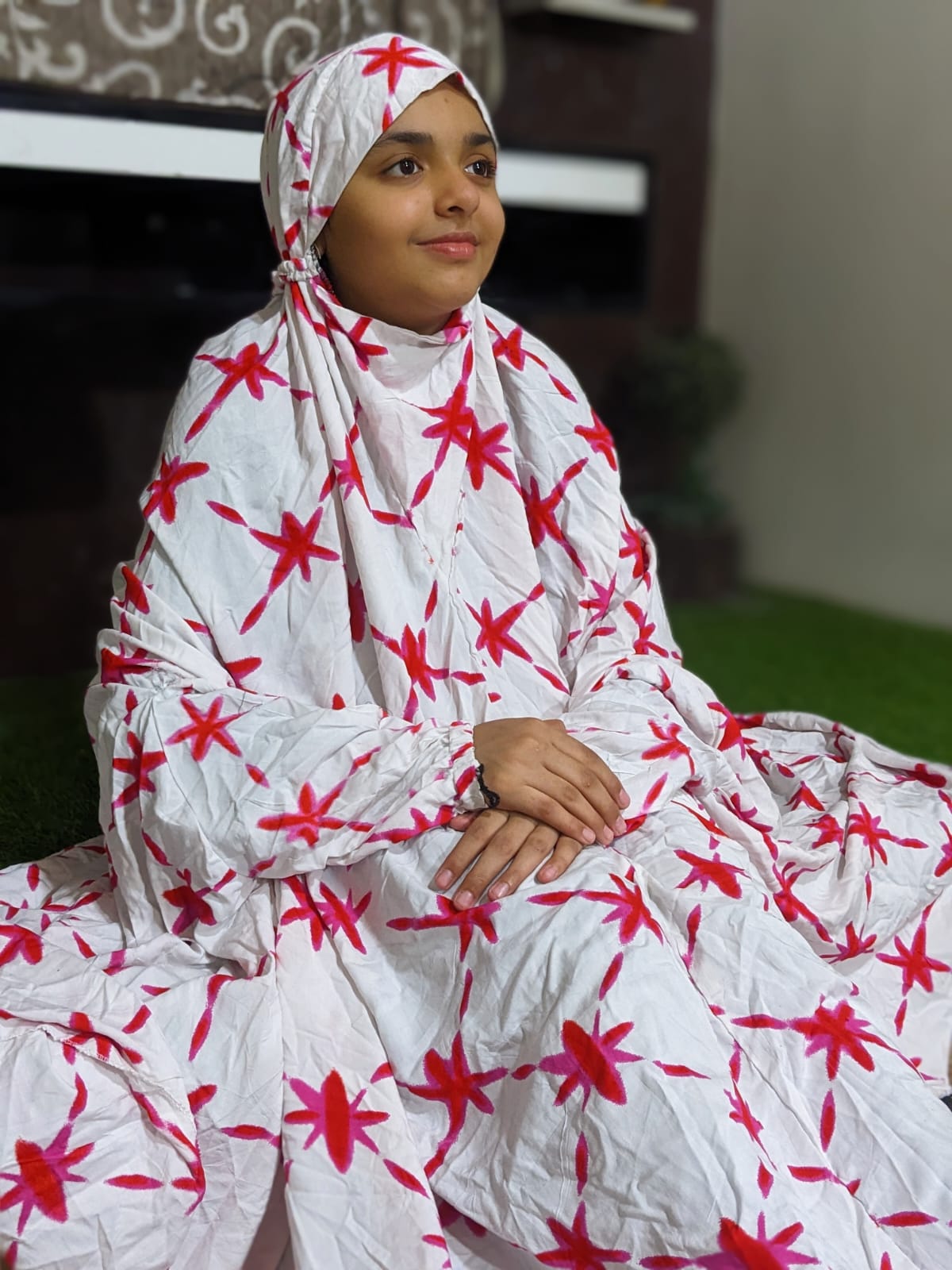 IMPORTED LINEN NAMAZ CHADDAR WITH FULL SLEEVES - WHITE N GLOW