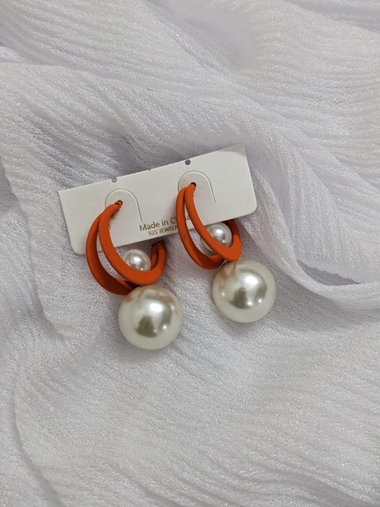 EarTops Moon & Pearl - Peach in Orange