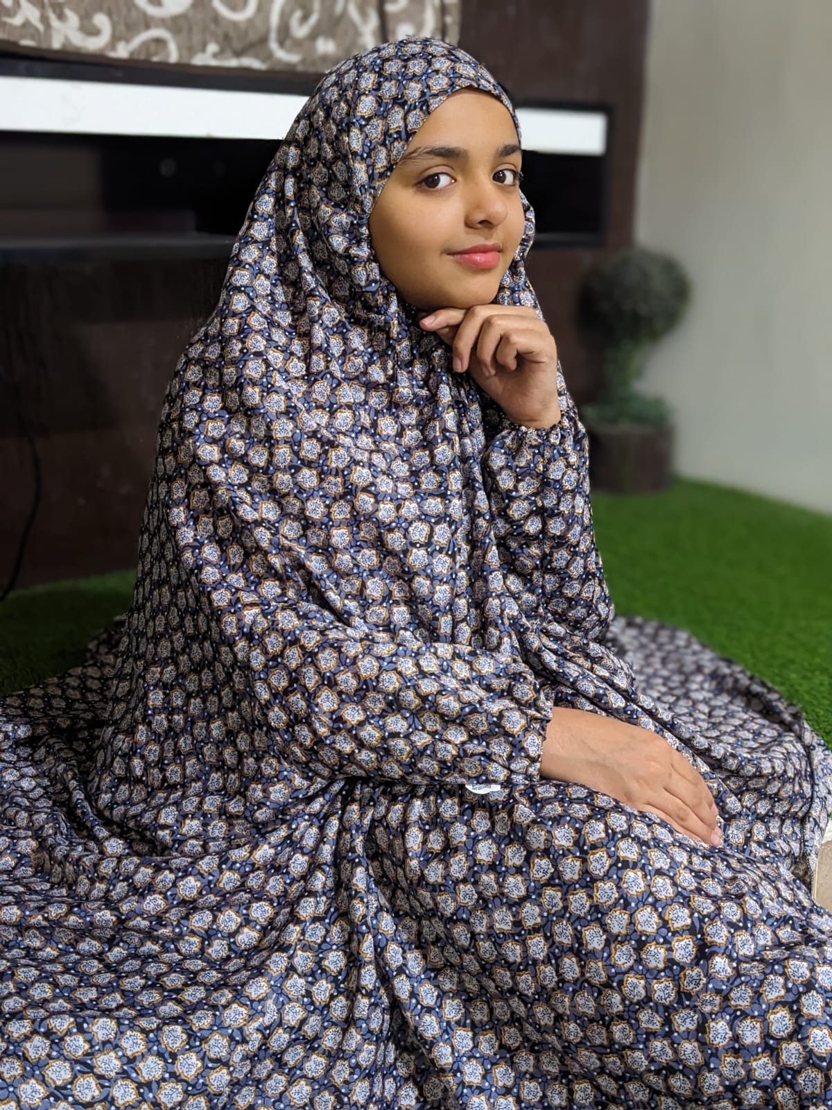 KIDS NAMAZ CHADDAR WITH FULL SLEEVES - GREY WITH AUTUMN FLORA 12 to 14 Years