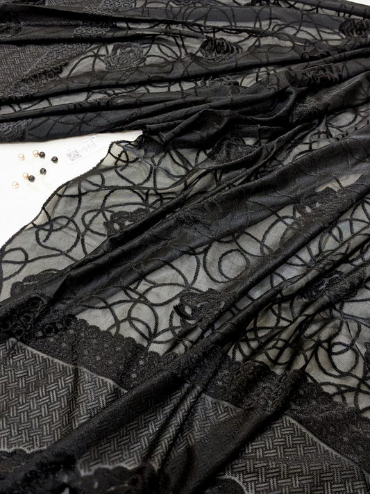 VELVET SILK IN FLORA ART - BLACK