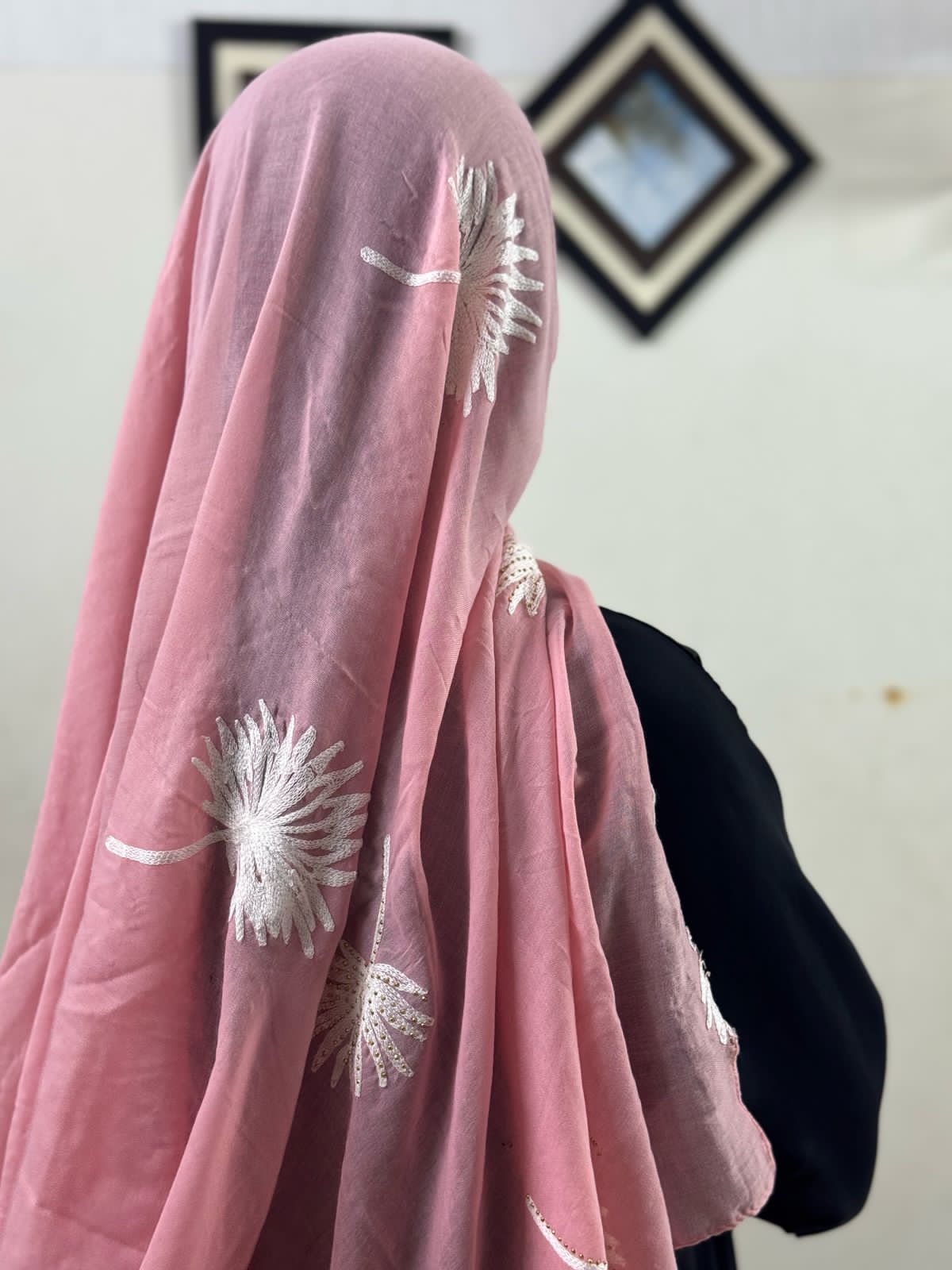 Lilly Embroidery Lawn Scarf - Daisy Pink